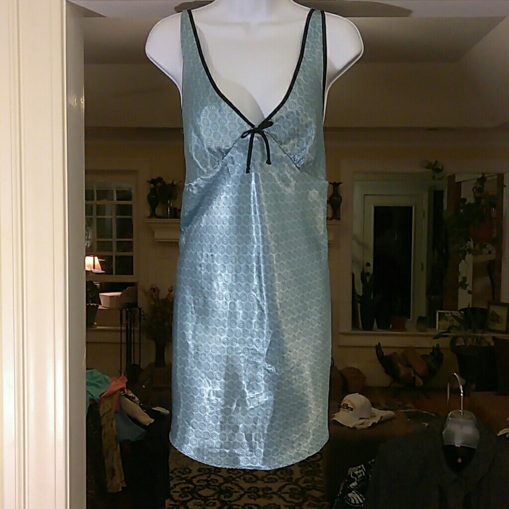 Jones New York ladies slip/ night gown - Picture 1 of 7